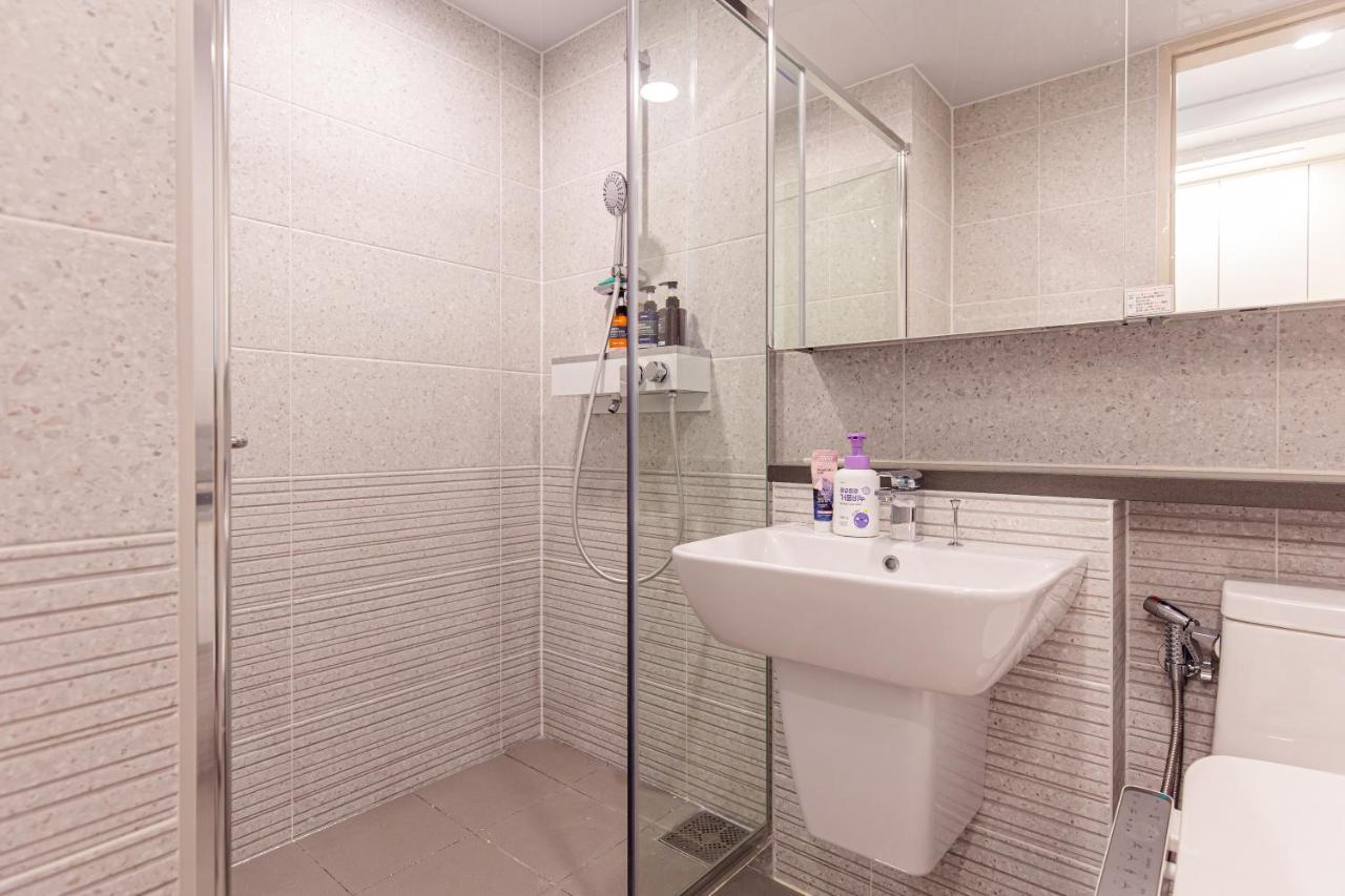 Aparthotel Lotte Castle Marina Yeosu Esterno foto